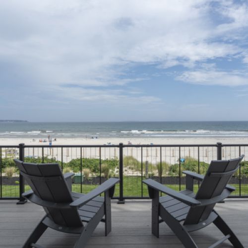 Deck off living & kitchen