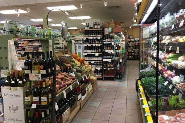 Lois’ natural marketplace
