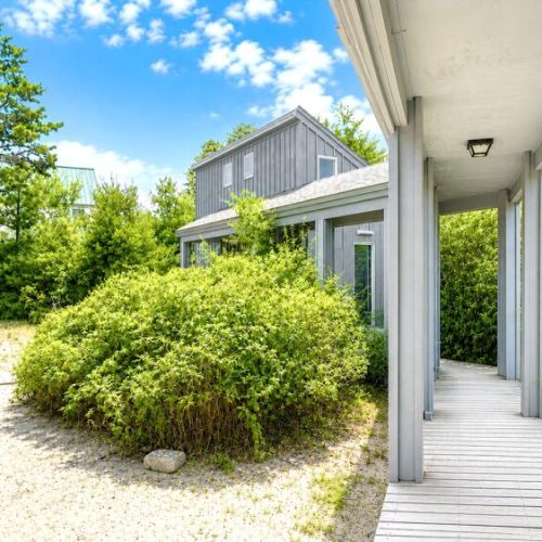 Pathway to in-law suite