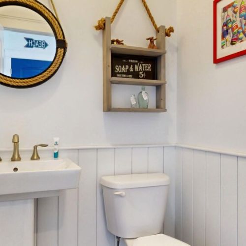 1st floor 1/2 bath
