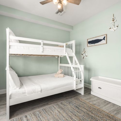 Bunk beds | queen below & twin above