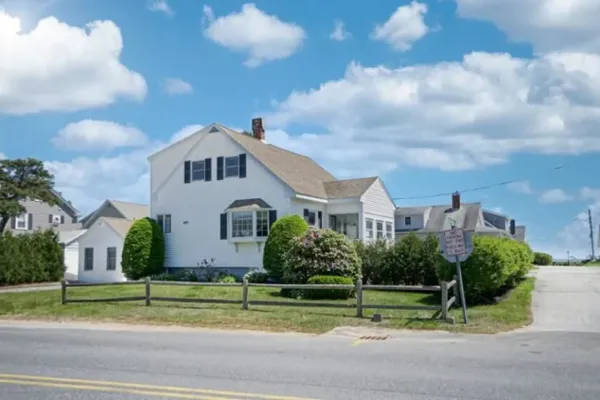 Area Guide 7 Hank’s hideaway