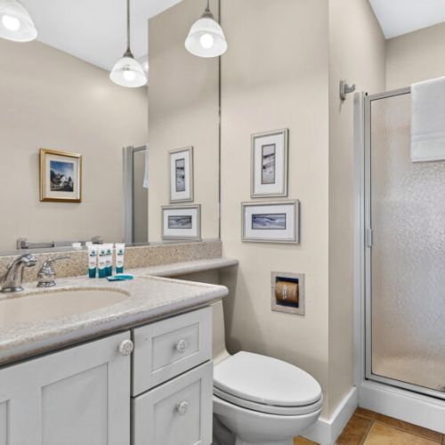 Full bath | shower with glass doors