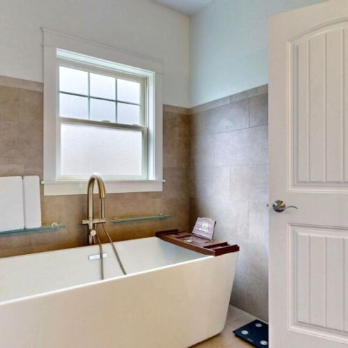 Soaking tub en suite bathroom 1st floor