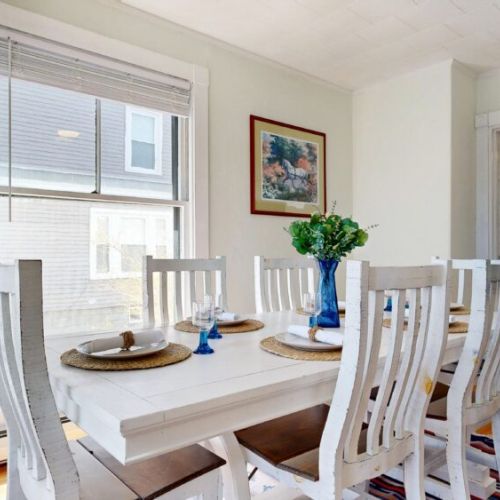 Ample seating | lots of natural light