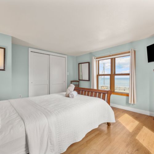 Second floor bedroom | queen bed | ocean views