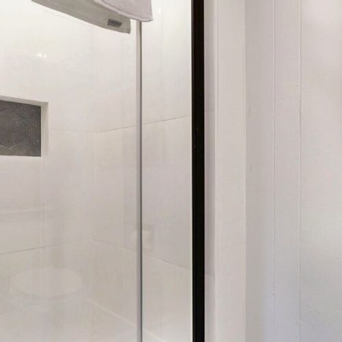 Standing shower 1st floor
