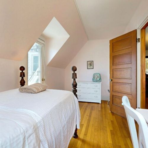 Twin bed | 2nd floor