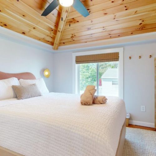 Queen Bed