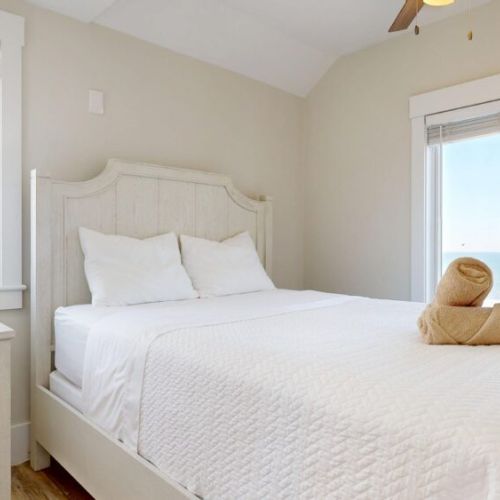 Queen bedroom | full bathroom