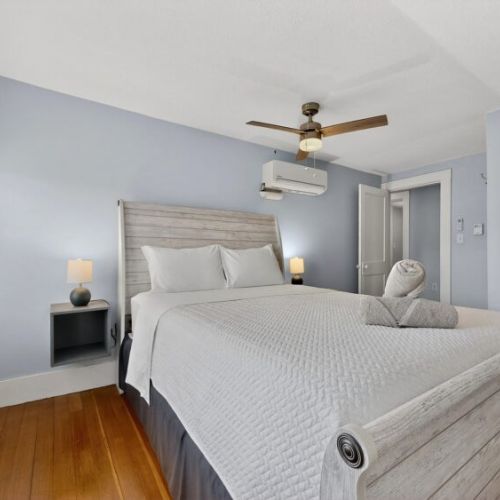 Bedroom 2 | queen bed
