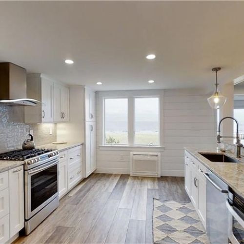 Second level | fully equipped gorgeous kitchen