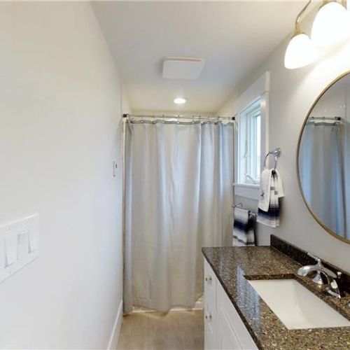 Third level | full bathroom