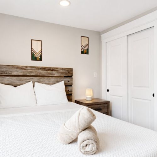 Queen bed | 2nd floor
