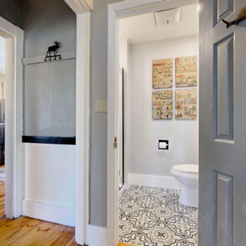 Entry to bathroom from hallway