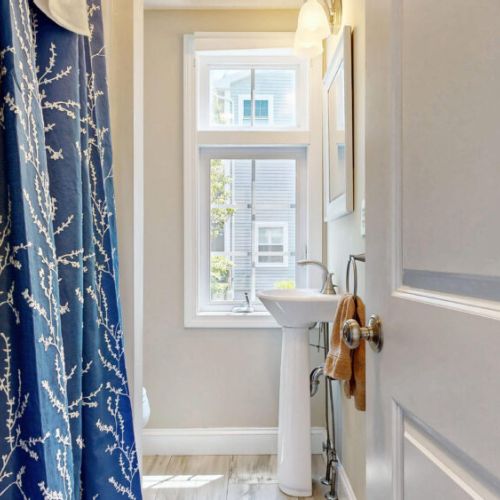 Standing shower on the first floor