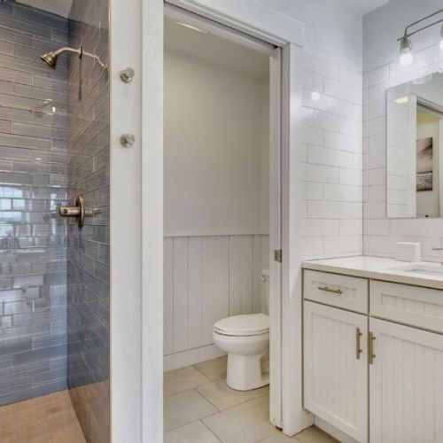 En suite bathroom| attached to bedroom 2