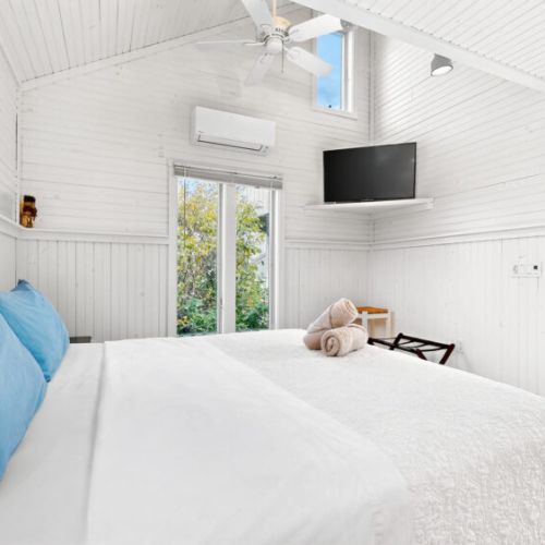 In law suite | king bed