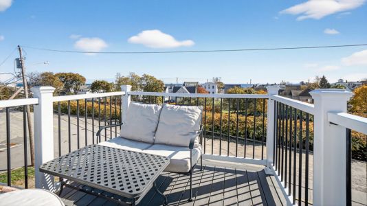 8baab8a4 b283 4308 910f c48596083d7e aed93d28