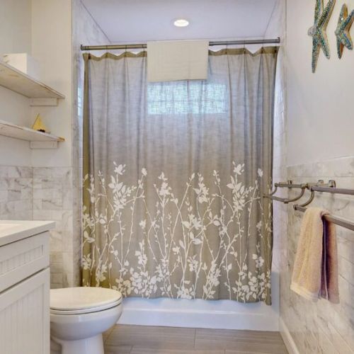 Full bathroom| second floor