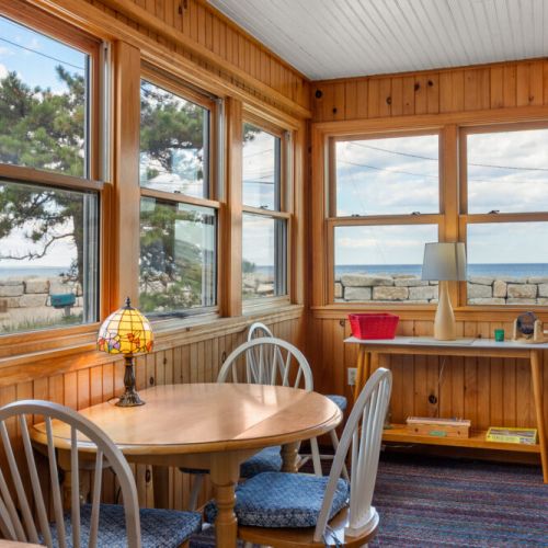 Sunroom / entrance to the home