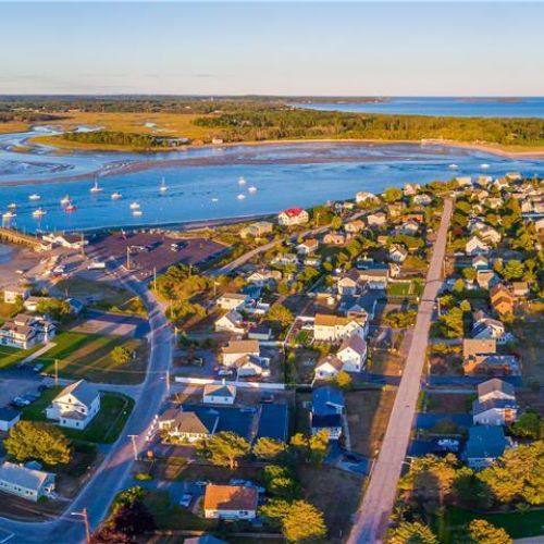 Pine point offers a beautiful sandy beach | breathtaking local salt marsh | coastal restaurants | close to portland and old orchard