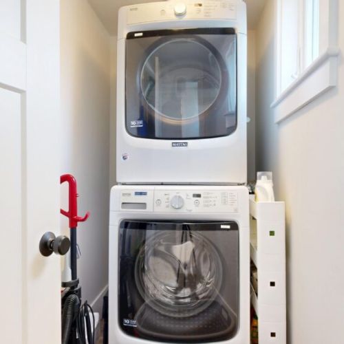 Stacked washer/dryer
