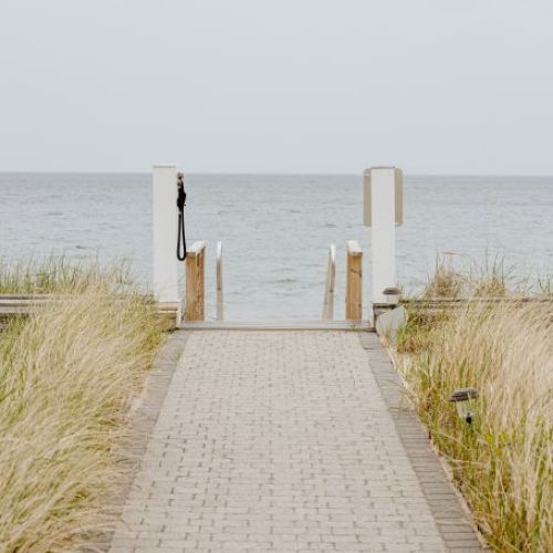 Steps to the ocean!