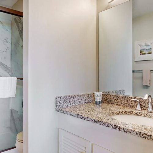 Full bath attached to primary bedroom