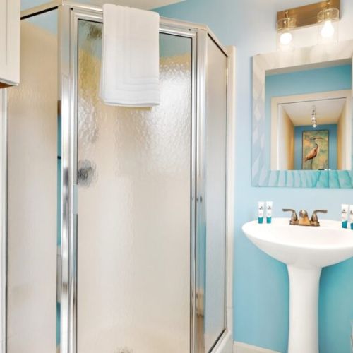 Standing shower | 2nd floor at the top of the stairs