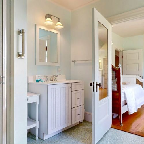 Full bath | shower | tub | toilet