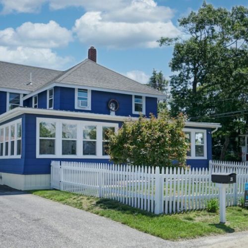 Fenced front yard