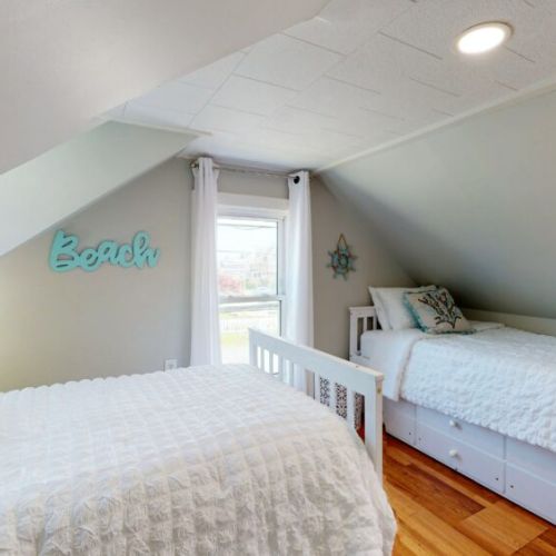 Two twin beds + trundles | sleeps 4 | second floor