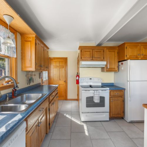 Fully equipped kitchen