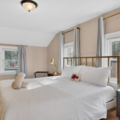 King bed | 2nd floor