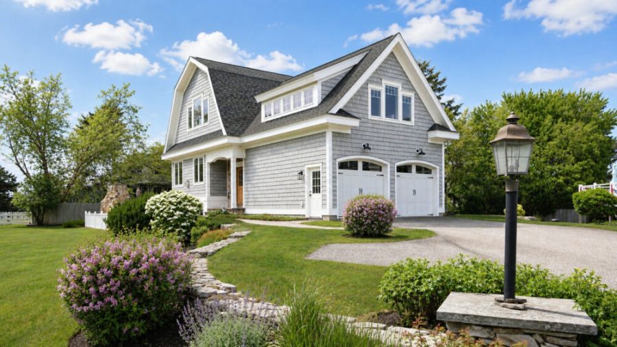 Coastal Home in beautiful Pine Point