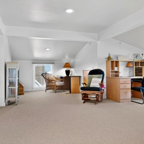 Extra space | office area