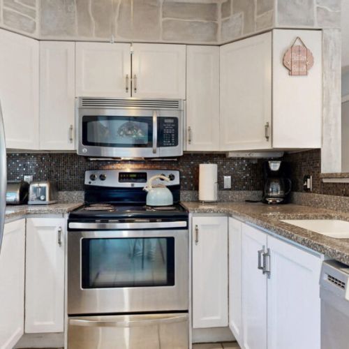Fully equipped kitchen