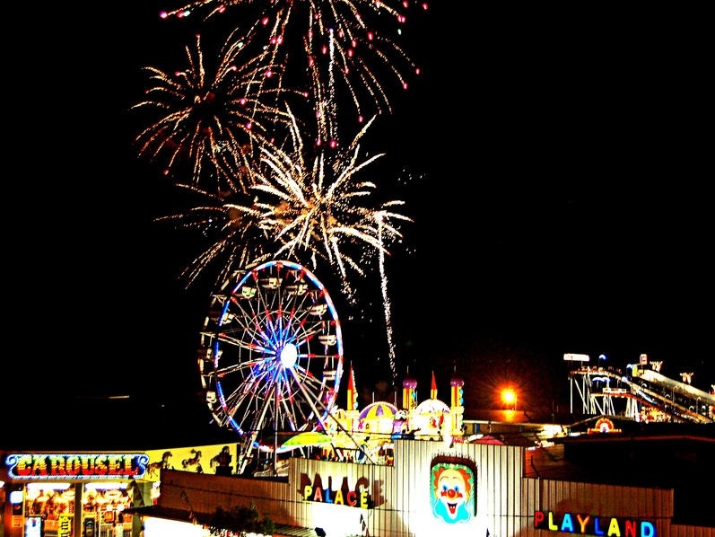 OOB Fireworks Bayley Vacation Rentals