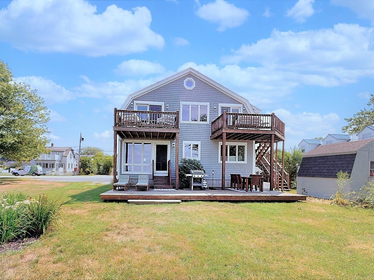 A Wave From It All Bayley Vacation Rentals